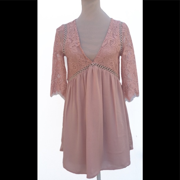 Tobi Dresses & Skirts - NWT Tobi Lace Deep V Dress